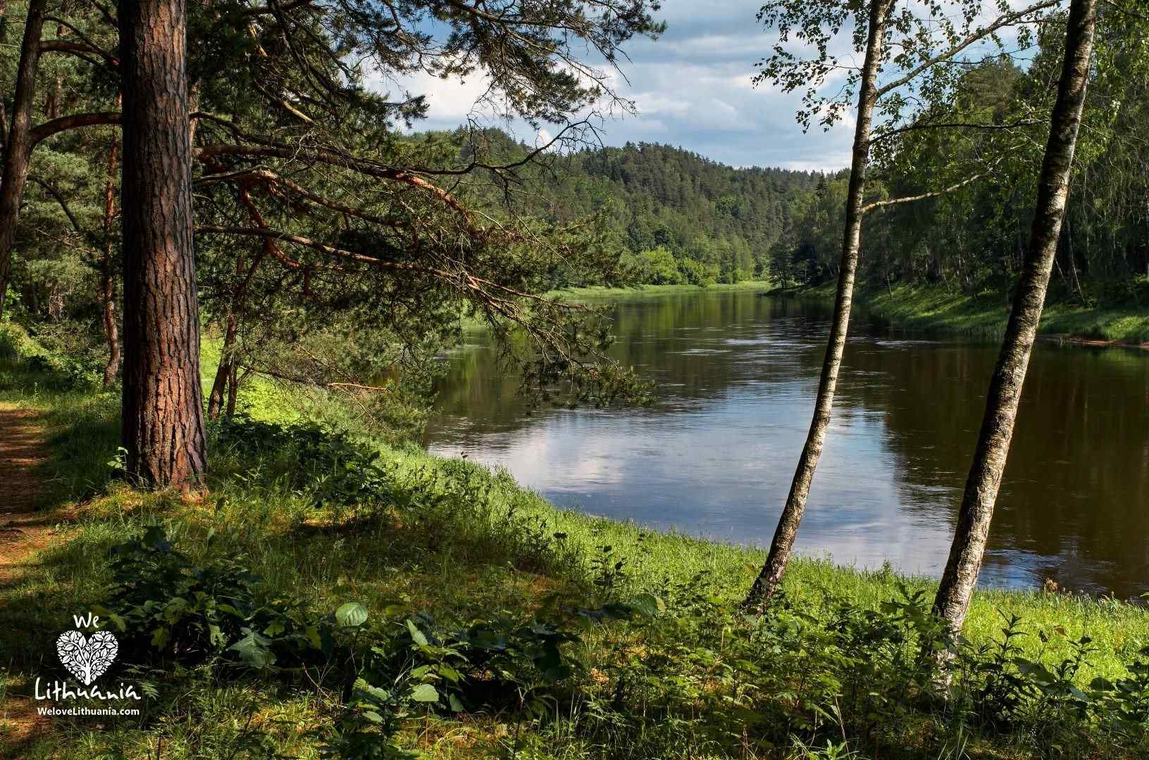 Karmazinų Pažintinis Takas